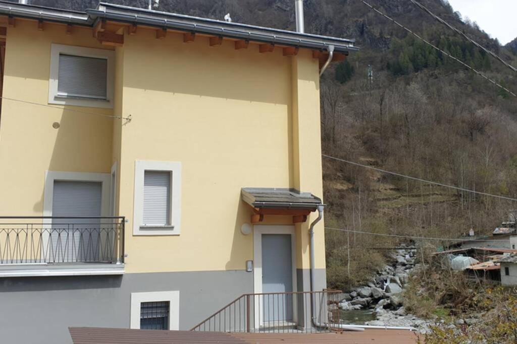 Ferienwohnung La Finestra Sul Fiume-Graziosa Mansarda.Cir 014O74 Val Masino Exterior foto